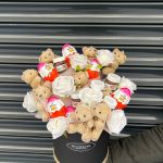 Ayıcık,Kinder joy, ve çiçek dolu kutu buketimiz
