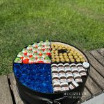 Karışık Çikolata ve Mavi güllü Dev Yuvarlak Kutu