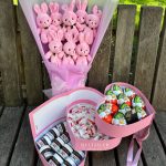 3 Boyutlu Kalp Kutu ve Pembe Tavşan Buketi