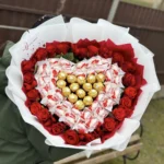 Kırmızı Gül, Ferrero Rocher ve Raffaello Çikolata Buketi