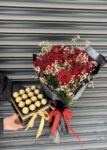 21'li Kırmızı Gül Buketi ve Rocher Çikolata Kutusu