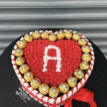 Baş Harfe Özel Kalpli Kinder ve Rocher Çikolata Konsepti